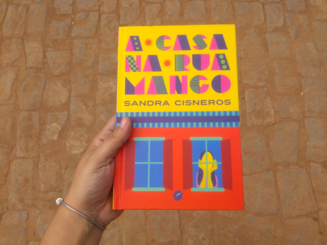 [RESENHA] A CASA NA RUA MANGO, DE SANDRA CISNEROS